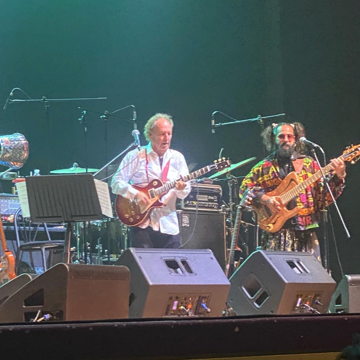 rockid1's tweet image. #LeeRitenour  &amp;amp; #DaveGrusin with
BRASILIAN FRIENDS 
featuring #IvanLins 

다시 보기 어려운
전설의 뮤지션들의 
연주는 역시 감동이었다. 
이렇게 만나 뵐 수 있어서 
영광이었습니다. 

2024년 11/24 연대대강당 

#리릿나워 #데이브그루신 #이반린스
