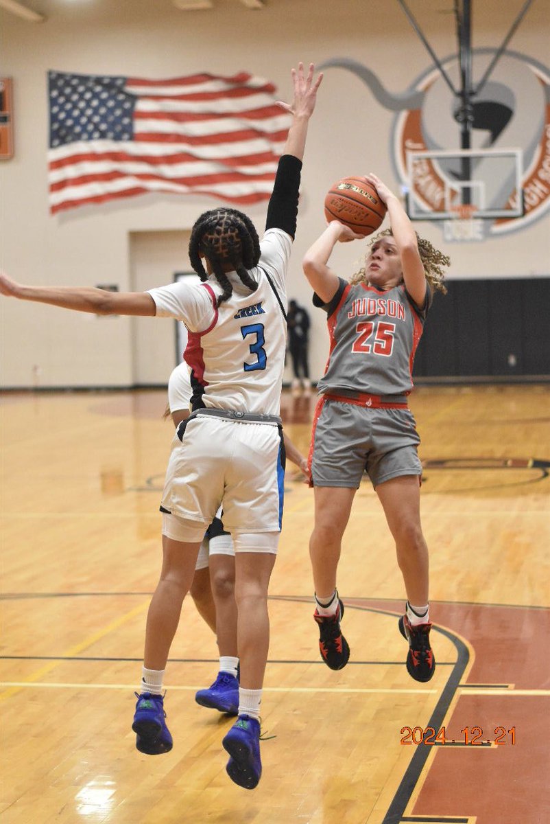 girlzprepreport's tweet photo. Just dropped @TXInvitational Simmie’s 6 To Close Texas Invitational #MTI2024 https://t.co/DulvPw5K0p @CyCreekGBB @Mariyah_Dickson @IowaColonyGBB @Erynjai2009 @sc_ladyhoops #AddisonMartin @NoCroWBB @crawford_mecca @oilerpride_gbb @AzyuaBlair2 @JudsonGBB @LaneyArredondo @PGHTexas https://t.co/29pM4mzrc9