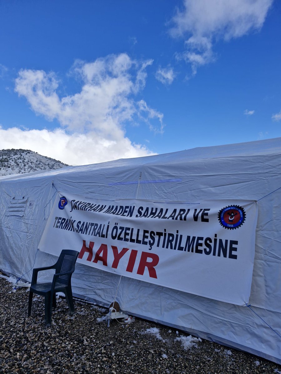 Sosyalist Cumhuriyet Partisi Ankara İl Örgütümüz Direnişteki İşçileri Ziyaret Etti

Sosyalist Cumhuriyet Partisi Ankara İl Örgütümüz, Çayırhan’daki direnişteki işçileri yalnız bırakmadı. Emekçilerin haklı mücadelesine destek olmak amacıyla gerçekleştirdiğimiz ziyaret,