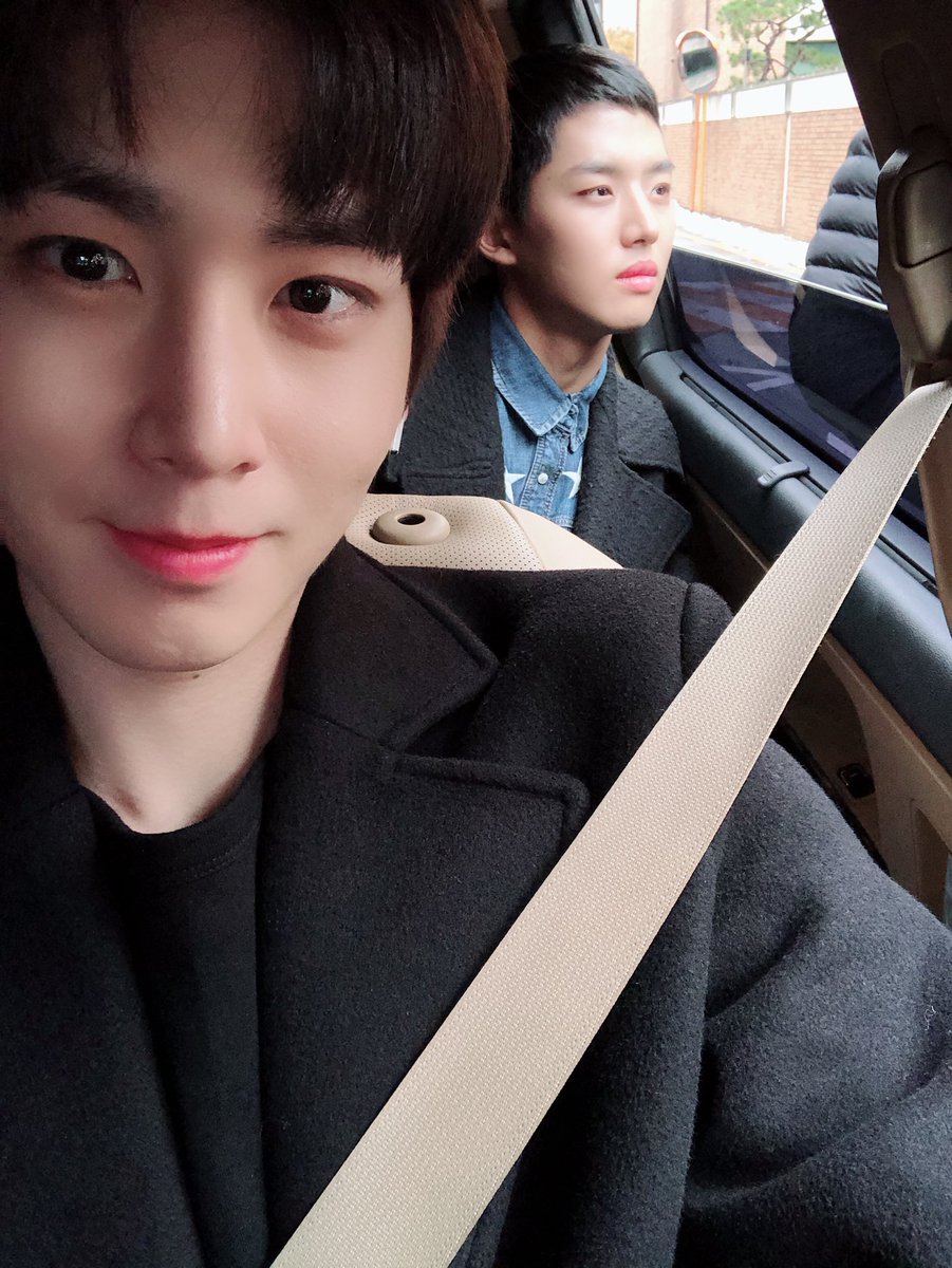 shinwonlooks's tweet photo. with #홍석 

#신원 #펜타곤 #SHINWON #PENTAGON @CUBE_PTG https://t.co/TlOu2IsTbb