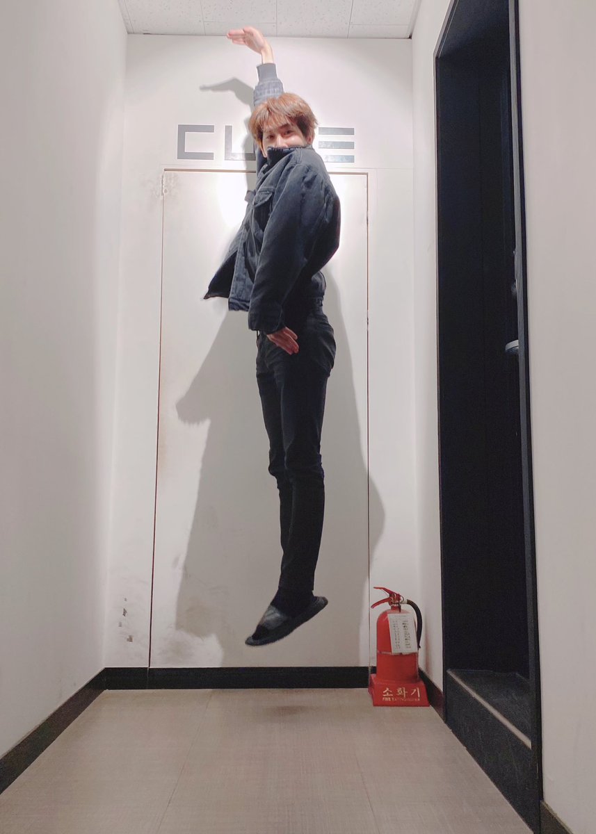 shinwonlooks's tweet photo. No. 1

#신원 #펜타곤 #SHINWON #PENTAGON @CUBE_PTG https://t.co/V71wYEFJ2r