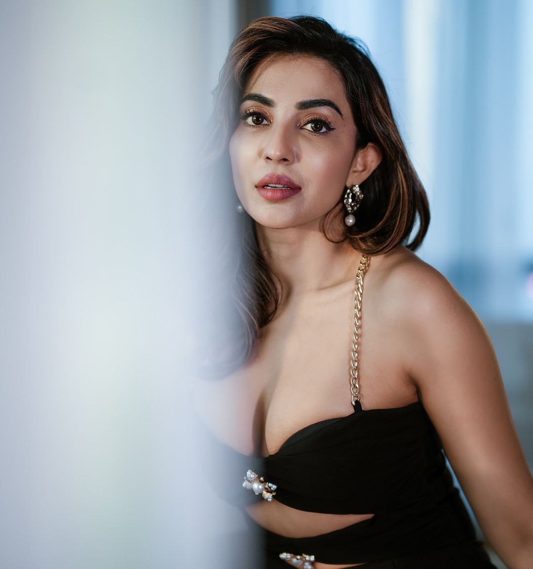 paro_nair's tweet photo. How about turning up the heat just a little today? 🖤 https://t.co/u4xlbbGVBA