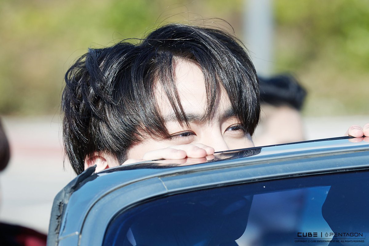 shinwonlooks's tweet photo. 👀

#신원 #펜타곤 #SHINWON #PENTAGON @CUBE_PTG https://t.co/6iL7hzNbLO