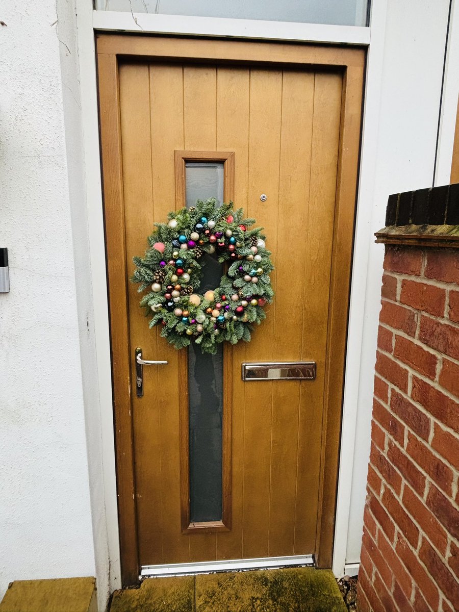 Jamie Sillett (@jmesillett) on Twitter photo For the staff <a href="/WCTFarm/">Welford Christmas Tree Farm</a> who said they don’t get many pictures of wreaths once they’ve left the farm. This one has made it to LE2.
Clearly a hard day for your team but we had a good time picking a tree and toasting marshmallows. 🎄👍 For the staff <a href="/WCTFarm/">Welford Christmas Tree Farm</a> who said they don’t get many pictures of wreaths once they’ve left the farm. This one has made it to LE2.
Clearly a hard day for your team but we had a good time picking a tree and toasting marshmallows. 🎄👍