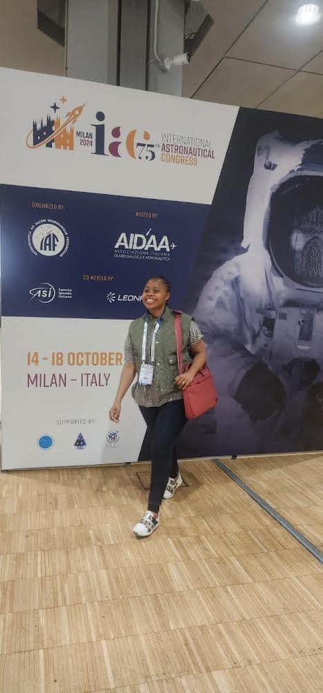 TechDisruptorM's tweet image. Just returned from Milan 🇮🇹 where I presented at the 𝐰𝐨𝐫𝐥𝐝’𝐬 𝐥𝐚𝐫𝐠𝐞𝐬𝐭 𝐬𝐩𝐚𝐜𝐞 𝐜𝐨𝐧𝐟𝐞𝐫𝐞𝐧𝐜𝐞!
I shared our students’ work on 𝐂𝐮𝐛𝐞𝐒𝐚𝐭𝐬 and 𝐈𝐒𝐒 𝐫𝐨𝐛𝐨𝐭𝐢𝐜𝐬 & joined a 𝐫𝐨𝐮𝐧𝐝 𝐭𝐚𝐛𝐥𝐞 𝐰𝐢𝐭𝐡 𝐚𝐬𝐭𝐫𝐨𝐧𝐚𝐮𝐭𝐬.
#buildinpublic #Space