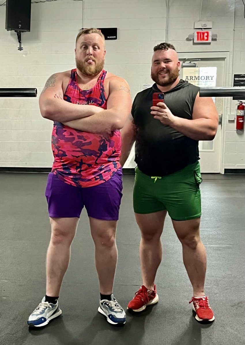 fullbodiedscout's tweet photo. Hack squats! https://t.co/wRwSP4rHr6