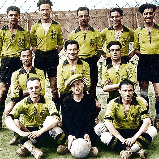 Aris Thessaloniki have one of the coolest logos in European football. 

From Greek god inspiration, to Byzantine history links - this club has a very cool background. 

A thread! 🧵📰