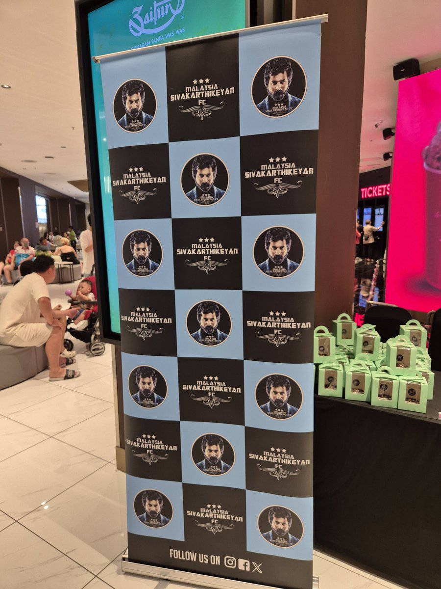 MalaysiaSKFC_'s tweet photo. #AMARAN 25th Day Special Show and Success Celebration by Malaysia SKFC today @TGVCinemas. We love you @Siva_Kartikeyan ! We want you to know, we are happy &amp; we are proud of u! @AllIndiaSKFC @navneth @AnandSkfc @RKFI @dak_evolution @ShakinahKinah https://t.co/dT8F9KnxiU