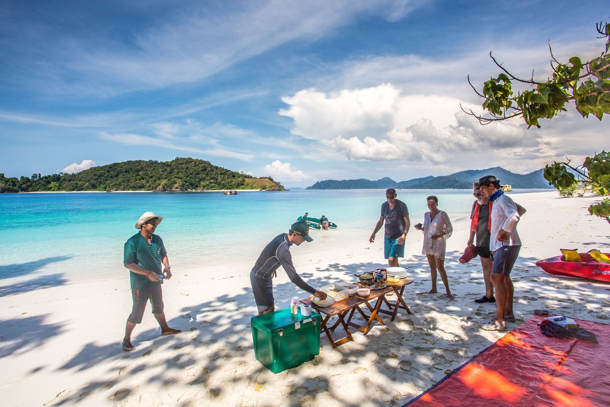 boulderbayeco's tweet photo. Join us this festive season aboard the Sea Gipsy for an unforgettable multi-day cruise through the stunning islands of the Mergui Archipelago. Explore, relax, and celebrate in paradise! 🌴⛵️
More info: https://t.co/TWfpYjYSBc
#SeaGipsy #MerguiArchipelago #IslandEscape #BoulderIsland #IslandSafari #AdventureAwaits”l