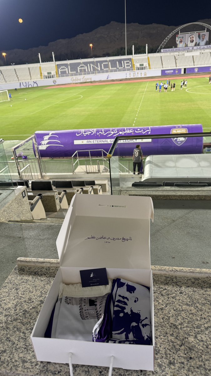 Alaiinglory's tweet photo. توقع نتيجة مواجهة #العين_الاهلي واربح الجائزة 🔥

يتم اختيار الفائز بشكل عشوائي من أصحاب التوقعات الصحيحة 🏆

الشروط: 👇

توقع النتيجة الصحيحة في المنشن ✅
متابعة الحساب  🤝

الجائزة بوكس الزعيم يحتوي على شال و علم رحيمي وعلم العين 💜 https://t.co/LR1DSb3K4k