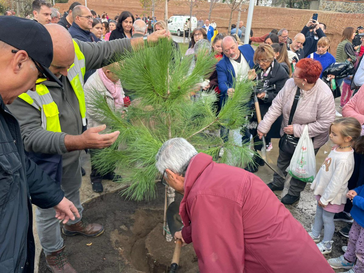 Aj_Sabadell's tweet photo. Vine a descobrir el nou corredor ecològic de Sabadell
No et perdis l'oportunitat de gaudir i contribuir a un espai més verd i saludable per a tothom! 🌱💚
#ParcDelNord #SabadellVerd #Elsdinersalscarrers #Sabadell https://t.co/FQ3g4BTgmS