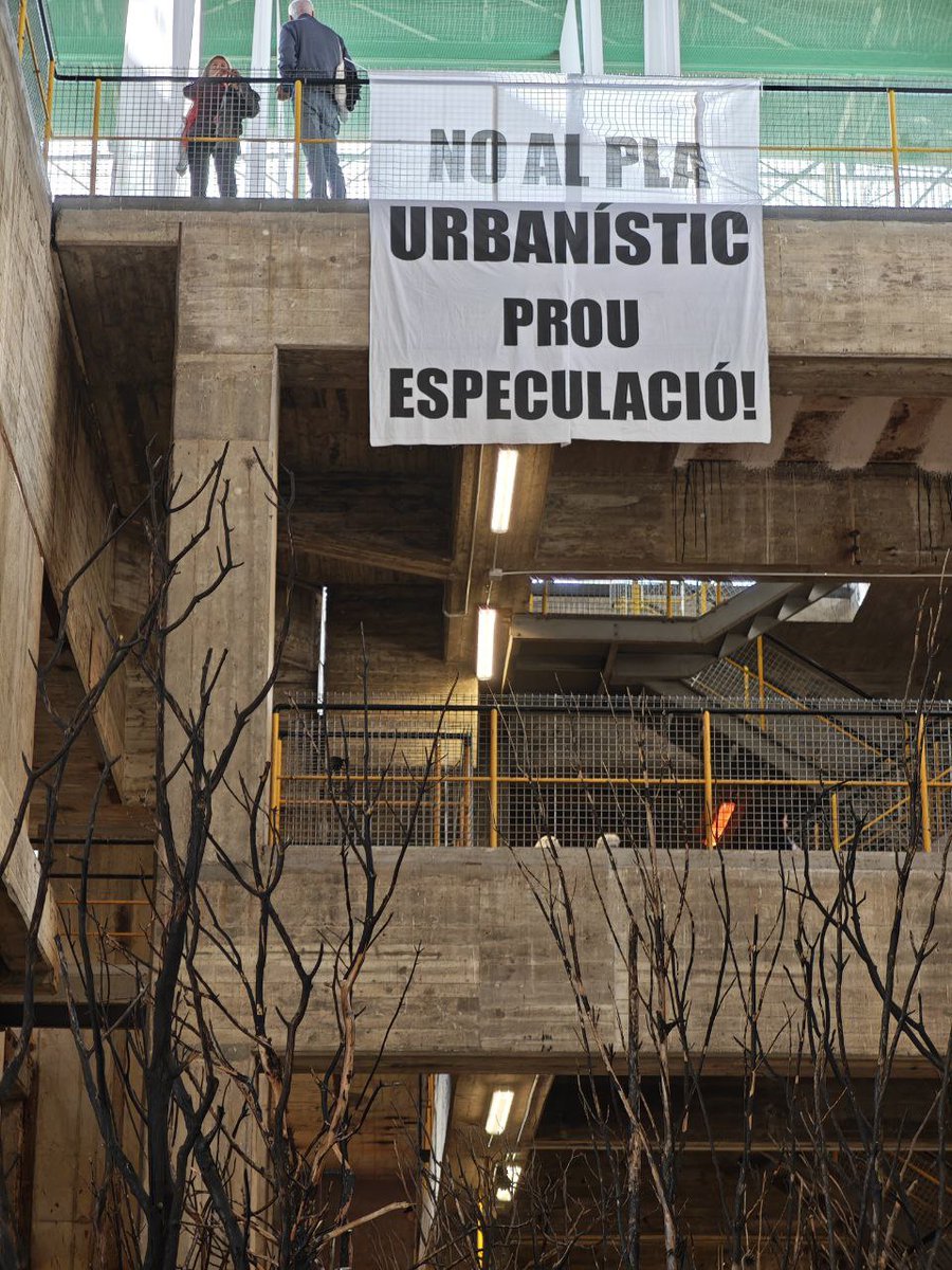 Parc3XBesos's tweet photo. Esperem que @ManifestaDotOrg respecti la nostra expressió artística i cultural, on imaginem un futur millor on hi hagi un #PDU3X que respecti el medi litoral. @ManifestaDotOrg no ens treieu la nostra acció. Gràcies! https://t.co/IXeXlzjOE3