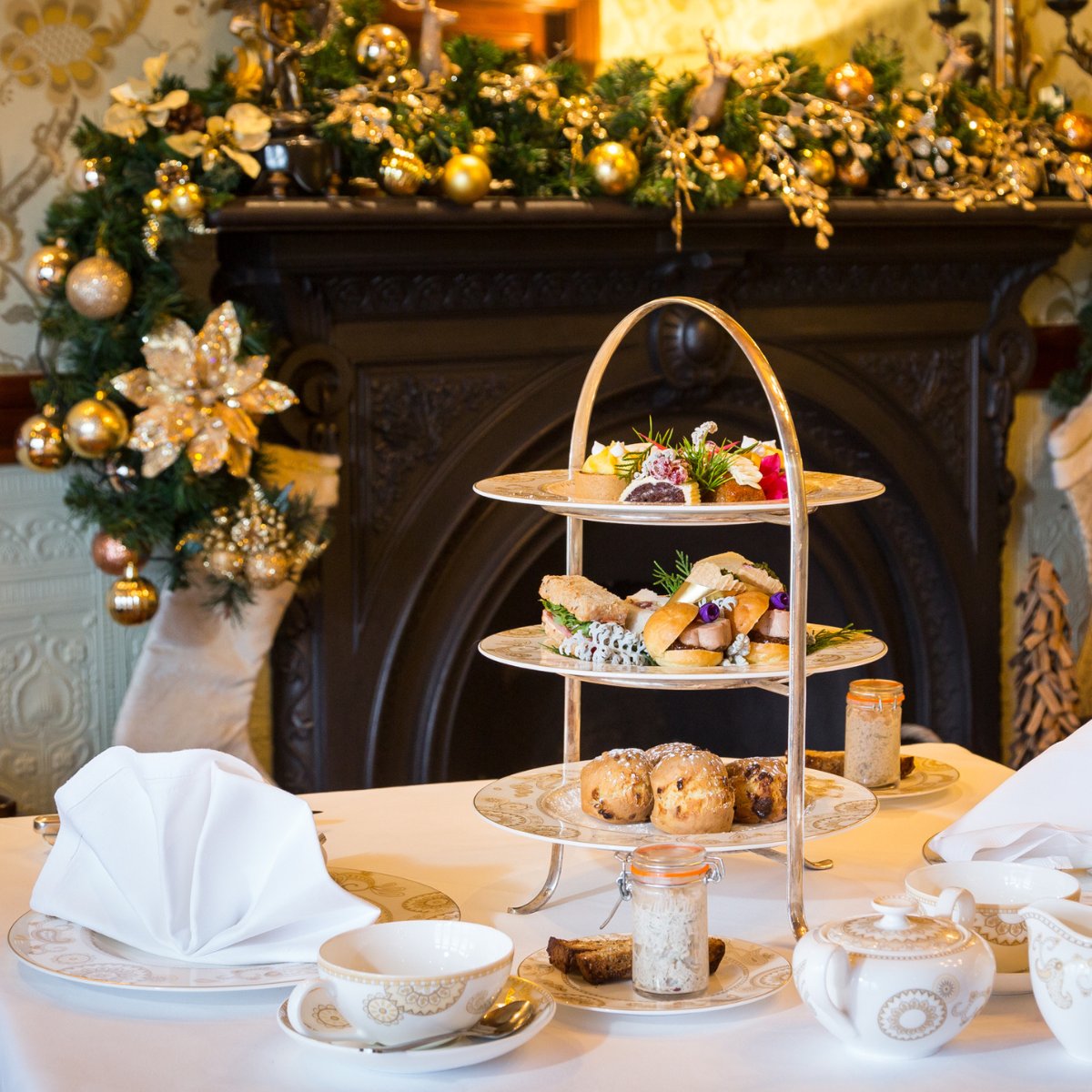 An elegant sanctuary from a chilly winter’s afternoon at Glenlo Abbey Hotel &amp; Estate.

Enjoy the festive ambiance of the elegantly decorated River Room, with a delightful Festive Afternoon Tea experience this Christmas.

glenloabbeyhotel.ie/afternoon-tea.…..