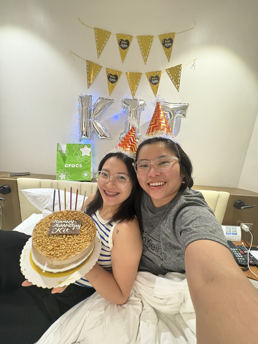 kitC06's tweet image. early birthday suprise 🥳😘