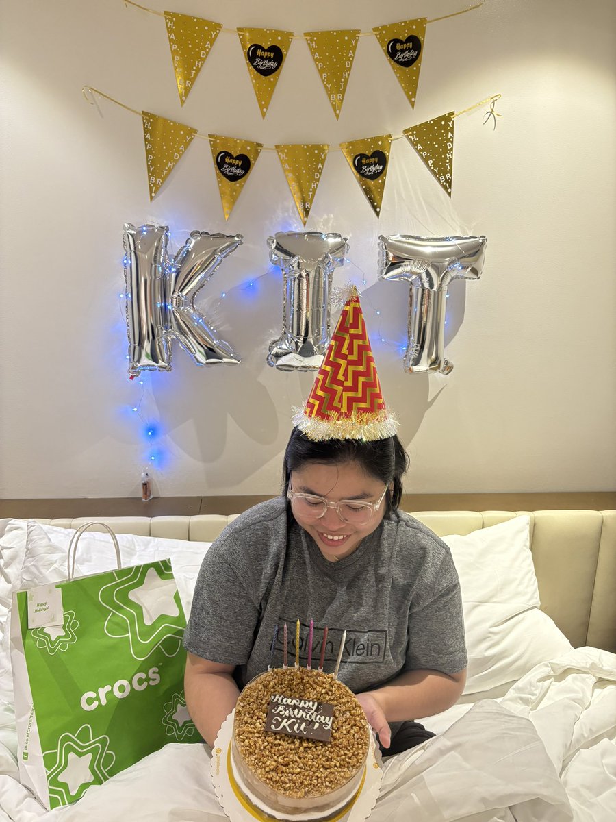 kitC06's tweet image. early birthday suprise 🥳😘