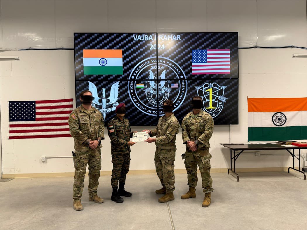 Defence_Nation's tweet photo. Ex "Vajra Prahar" 2024 🇮🇳🇺🇸
The 15th edition of Special Force Ex #VajraPrahar 2024, between Indian Army & US Army concluded at the Orchard Combat Training Centre, Idaho, USA.
#IndianArmy #USArmy #ParaSF #USSOF #Idaho https://t.co/ALdDhJTSFb