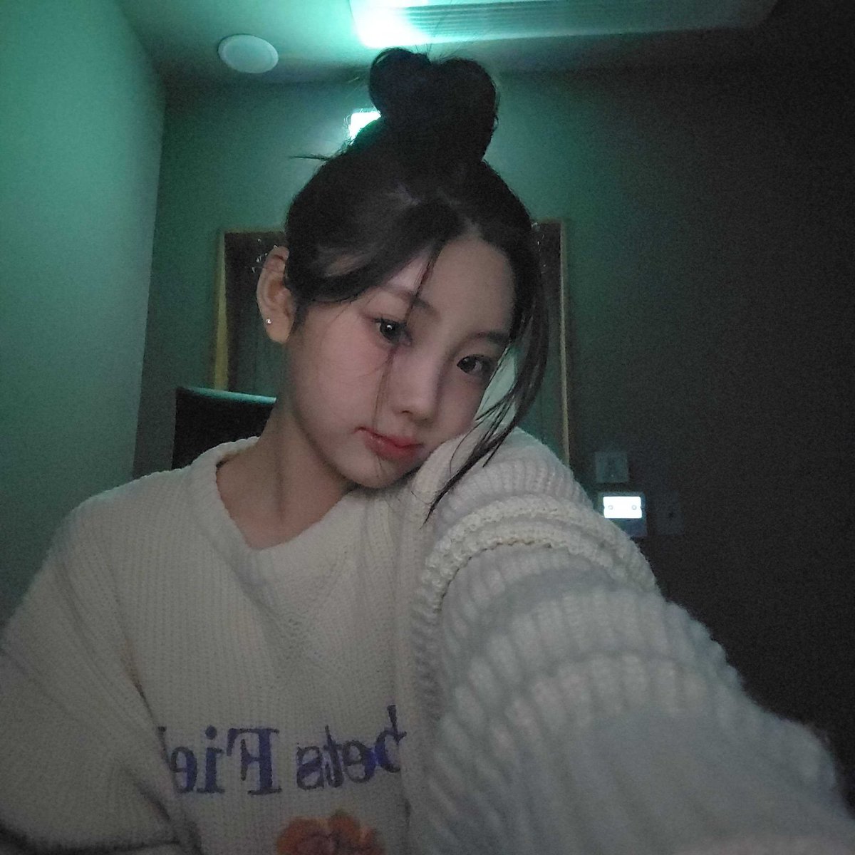 ourcutiewoniee's tweet photo. 겨울의 원희가 너무 좋음 https://t.co/Mh3oEq4SWf