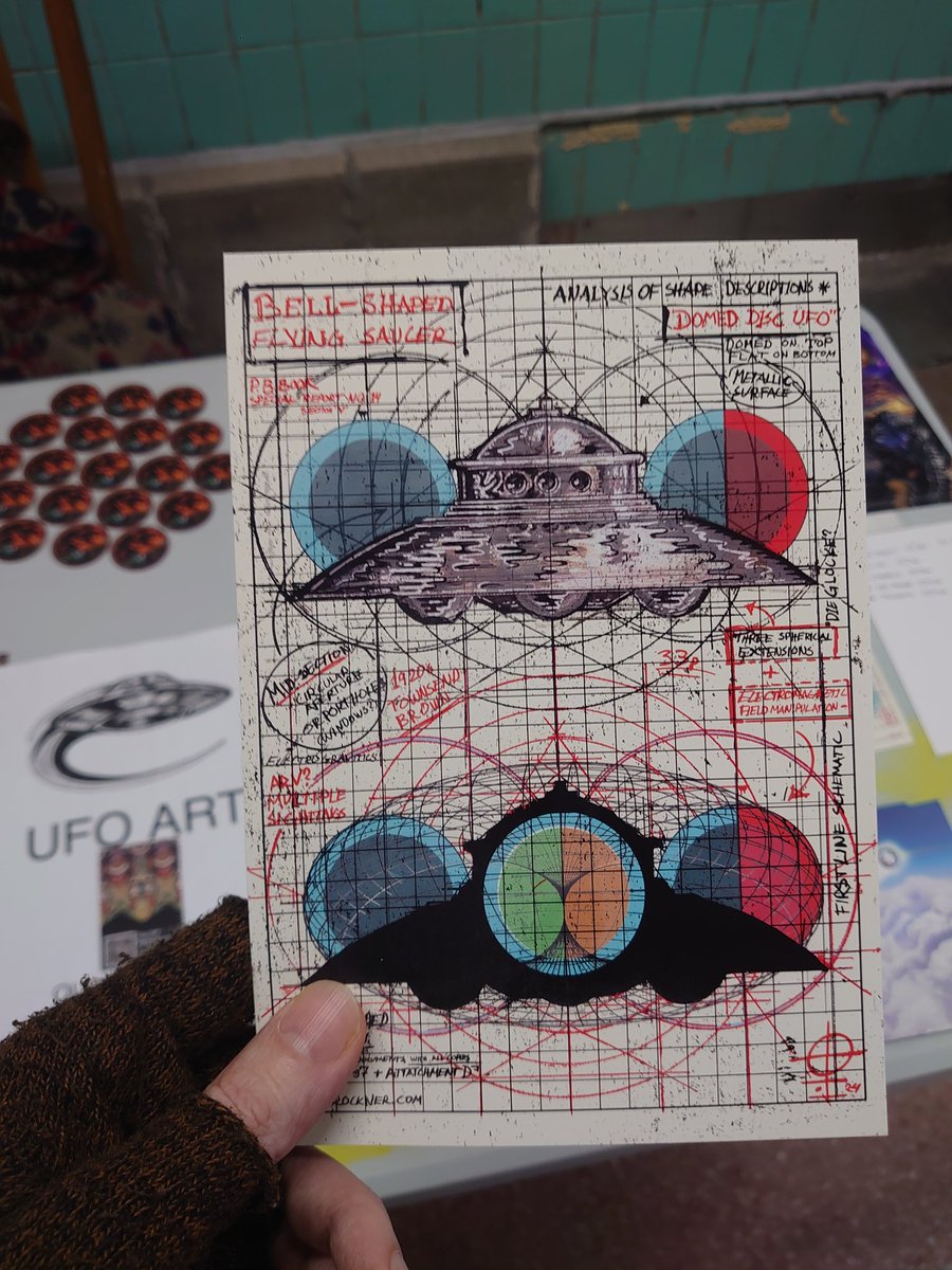 olof_rockner's tweet photo. Here is a collection of tiny prints from my notebook schematic-theme.
Exhibition will be open untill 16.00 today! Will be available to order online in a 3-pack. 🛸💜✨
#metamaterial #ufos #ufo #ufox #ufotwitter #UFOartClub #UAP #flyingsaucer #magenta #acorn #sportmodel #lazar #bell