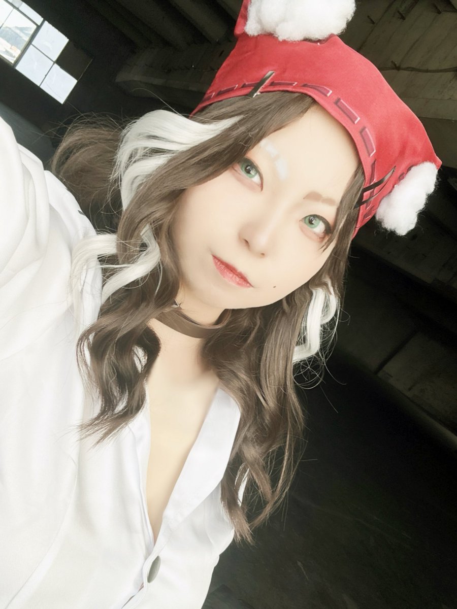 #1124初期鯖併せ2

🍾初参加させて頂きました！

初出し、久々のコスでとても緊張しておりましたが優しく素敵な方々ばかりで幸せな空間でした😌💕
とても楽しい1日でした🫶
ありがとうございました！

表情筋が死んでるものしか無かった...