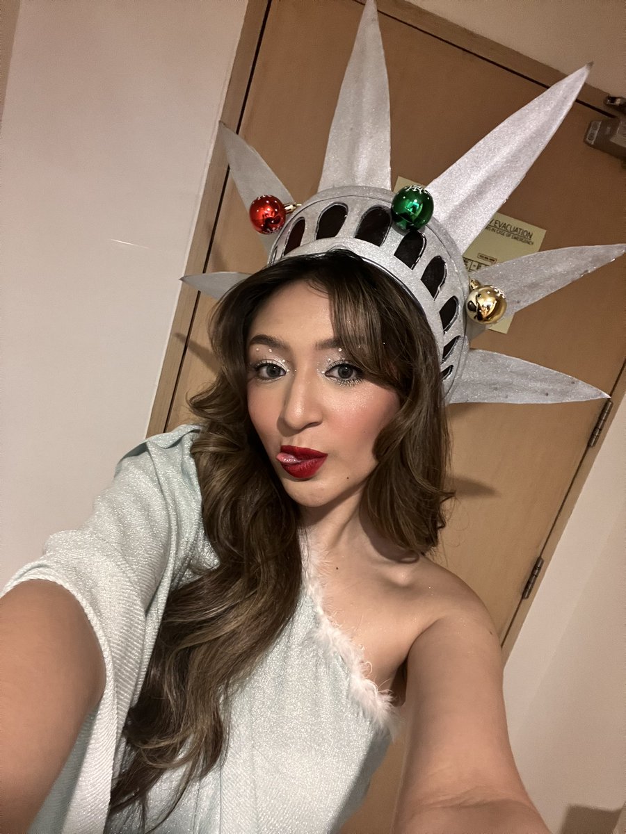 The new-yorker in her is definitely happy! 

Have a holly jolly christmas, everyone! Another year in #StarMagicalChristmas2024 is truly a celebration! 🥳🎉🥂

#GailBanawis | <a href="/struggail/">GAIL BANAWIS</a>