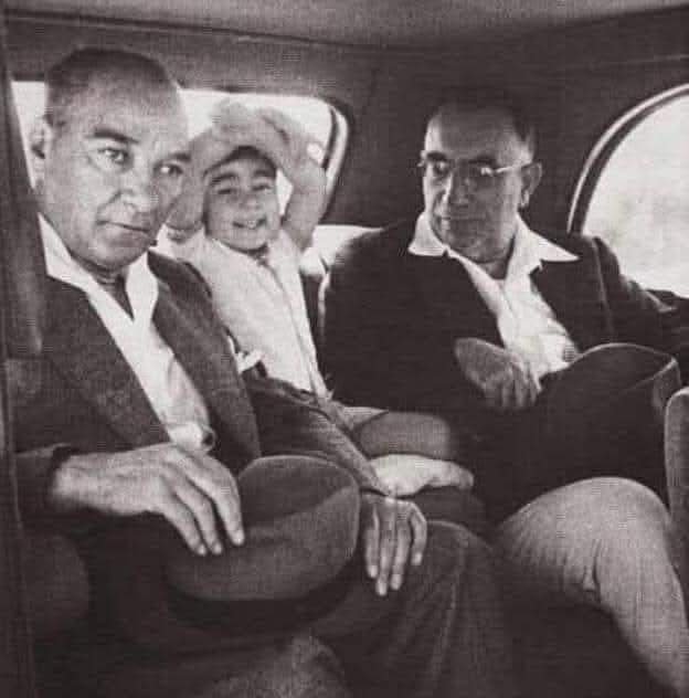 Kızkardeşi duldu.
İkinci evliliğini 1935 yılında bir işadamıyla yaptı.
Damadın İstanbul'da fabrikası vardı, evlenir evlenmez müteahhitliğe başladı, dikkat çekici hızla zenginleşiyordu, aynı zamanda milletvekiliydi, İş Bankası yönetimine sızmaya çalışıyordu.
Cumhurbaşkanı'nın