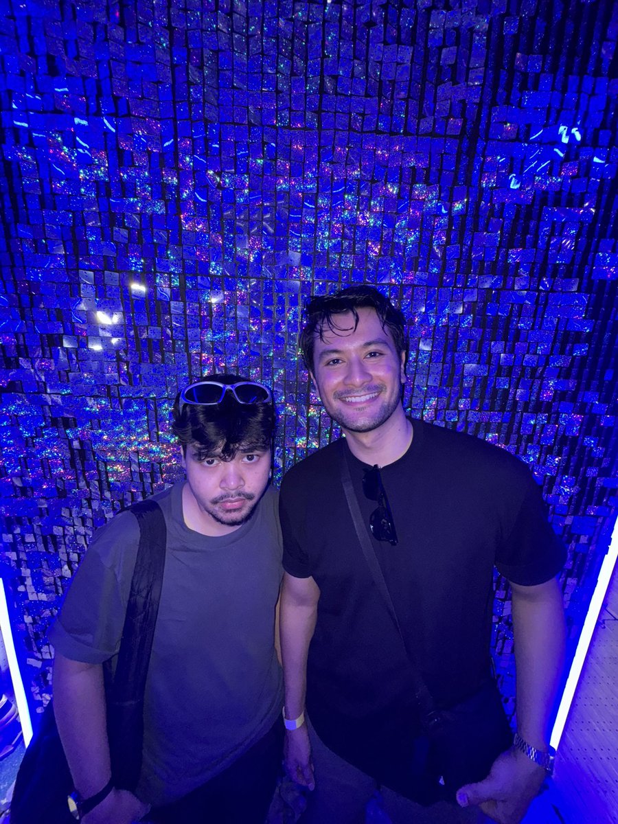 rriezmann's tweet photo. @watsonsmy #futureland was lit 🔥 esp with @ainaabdulmusic ❤️

with them bois; @msyhmiz @sajimmysammy @osnapitzakmal https://t.co/9SYBrNCeUP