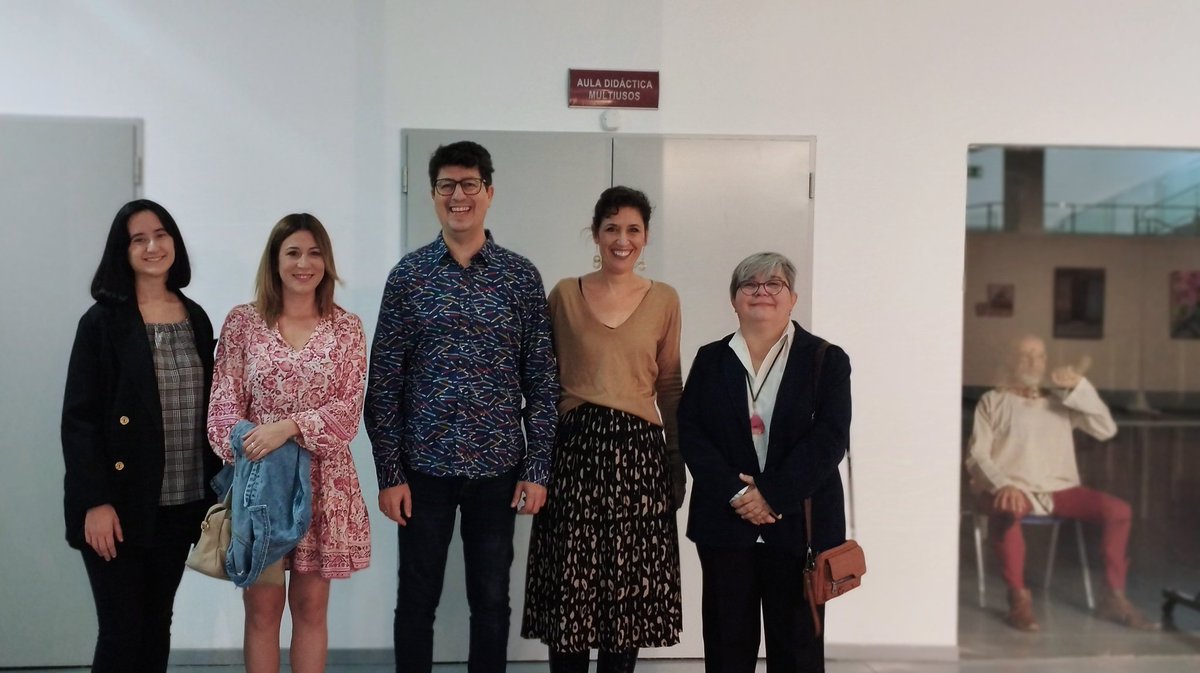 Isabelgadea's tweet photo. Gracias a @MOMUAantigua, hoy mayores y pequeños hemos viajado hasta el pasado para conocer las raíces de nuestra música a través de los juglares cristianos, judíos y musulmanes de Anónimo IV
Desde 2017 #Momua https://t.co/scdXx8SxIh
