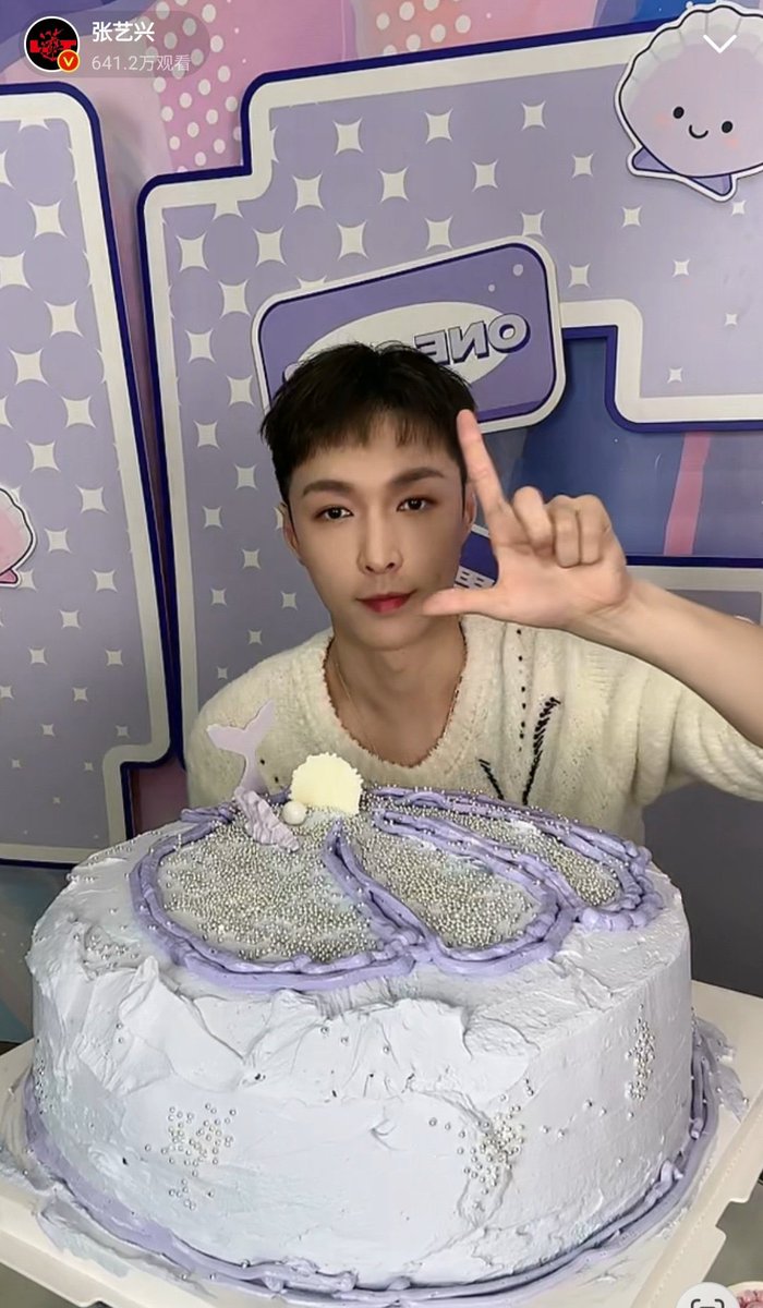 CosmicTurtle38's tweet photo. تولدمون مبارک بیکرا 🎂💜
Happy Birthday Beikers
#LAY #张艺兴 #YIXING
#xbackday #happyxbackday
#beikerday #happybeikerday
@layzhang @lay_studio https://t.co/xL6k0mCpJh