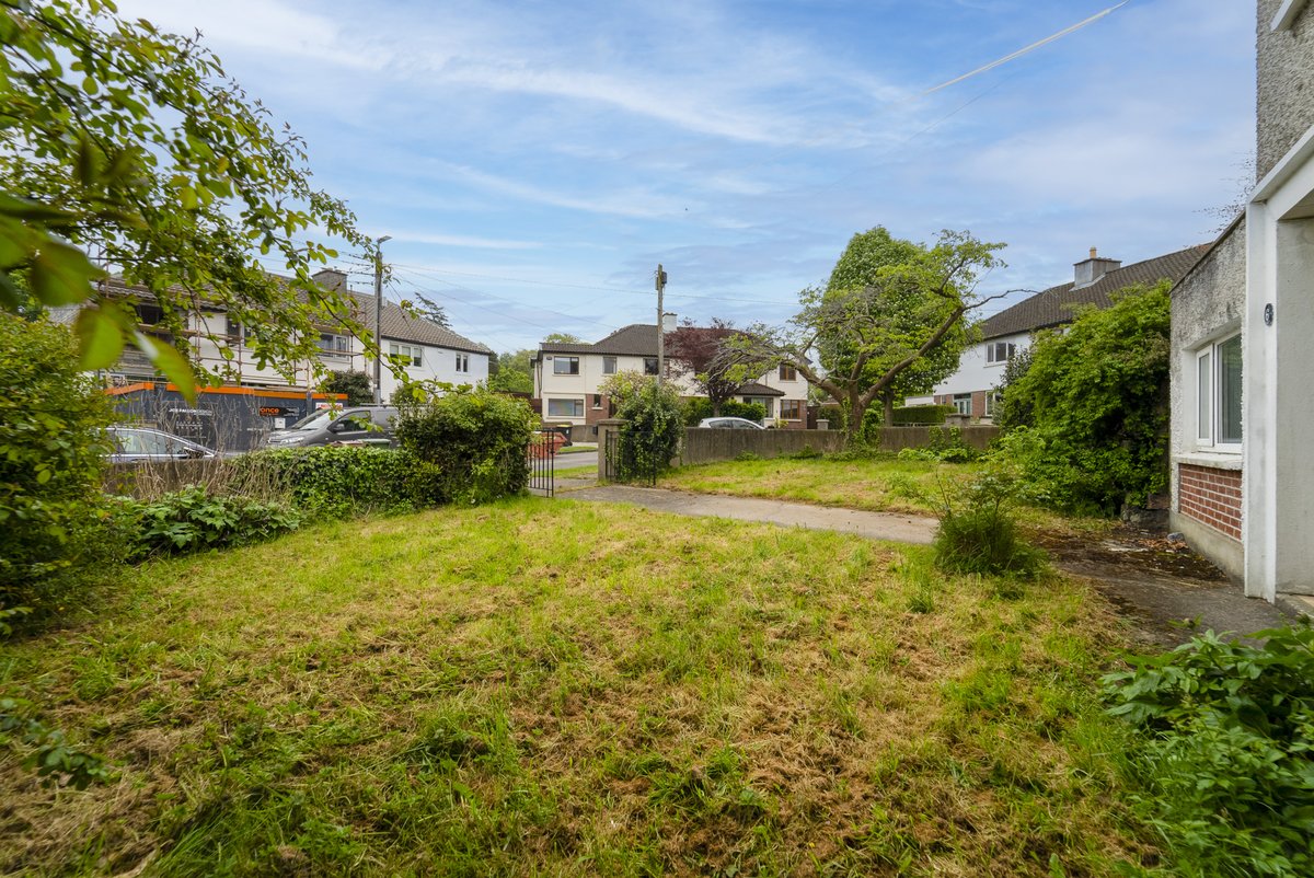 HermanWhiteEst's tweet image. 🌟 SOLD! 6 Hollywood Drive, Goatstown, Dublin 14 🏡✨

Congrats to the new owners of this spacious 4-bed home with sunny gardens &amp;amp; top-tier location near schools, UCD &amp;amp; Dundrum Luas! 🏠 Wishing you a lifetime of happy memories here.

#Sold #Goatstown #Dublin14 #DreamHome