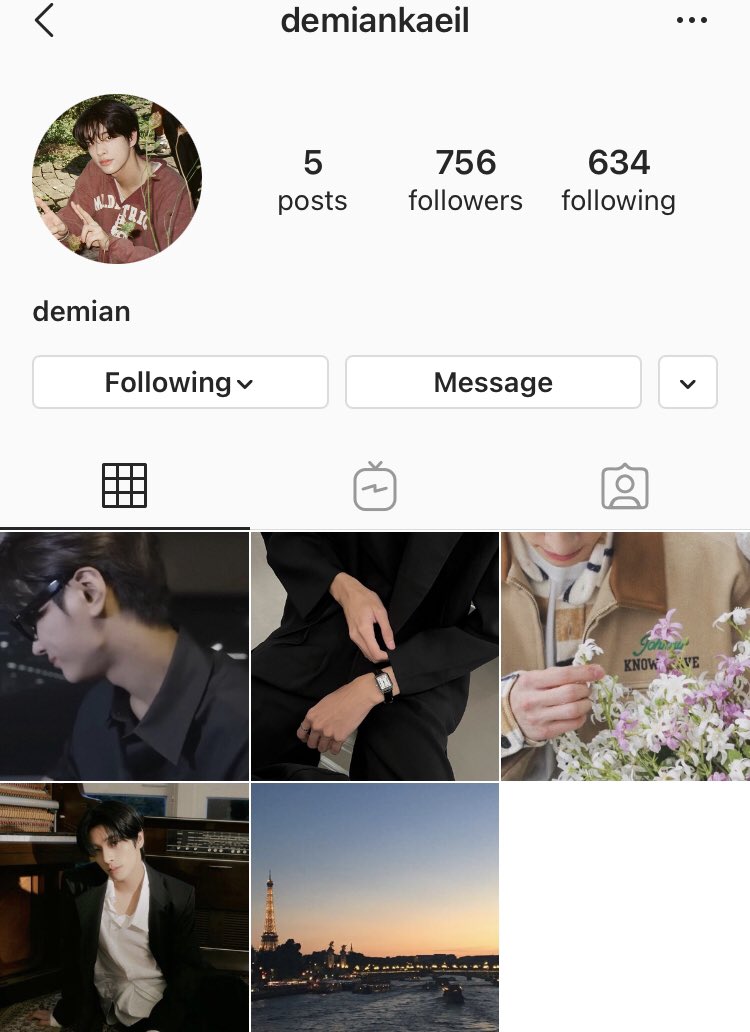 4fleuri's tweet image. get to know pasangan hits ibukota yang selalu SIBUK tiap weekend.  Yang satunya semua olahraga dia rajinin (literally) and the other one strolling around city buat cari cafe cafe lucu sama temen temen hitz nya itu