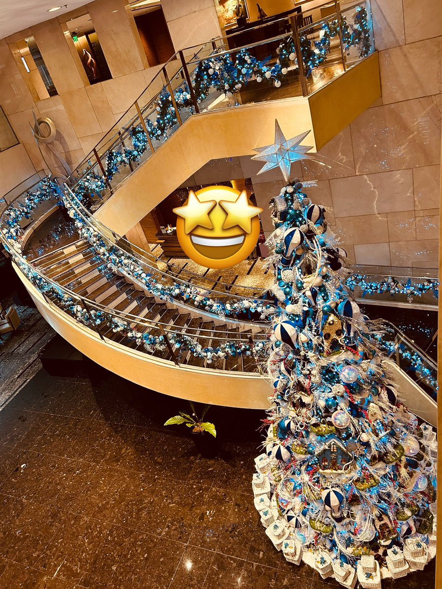 ej_flores7's tweet photo. “It’s beginning to look a lot like Christmas here @manilamarriott”
#31daystogo https://t.co/4aENYasUDT