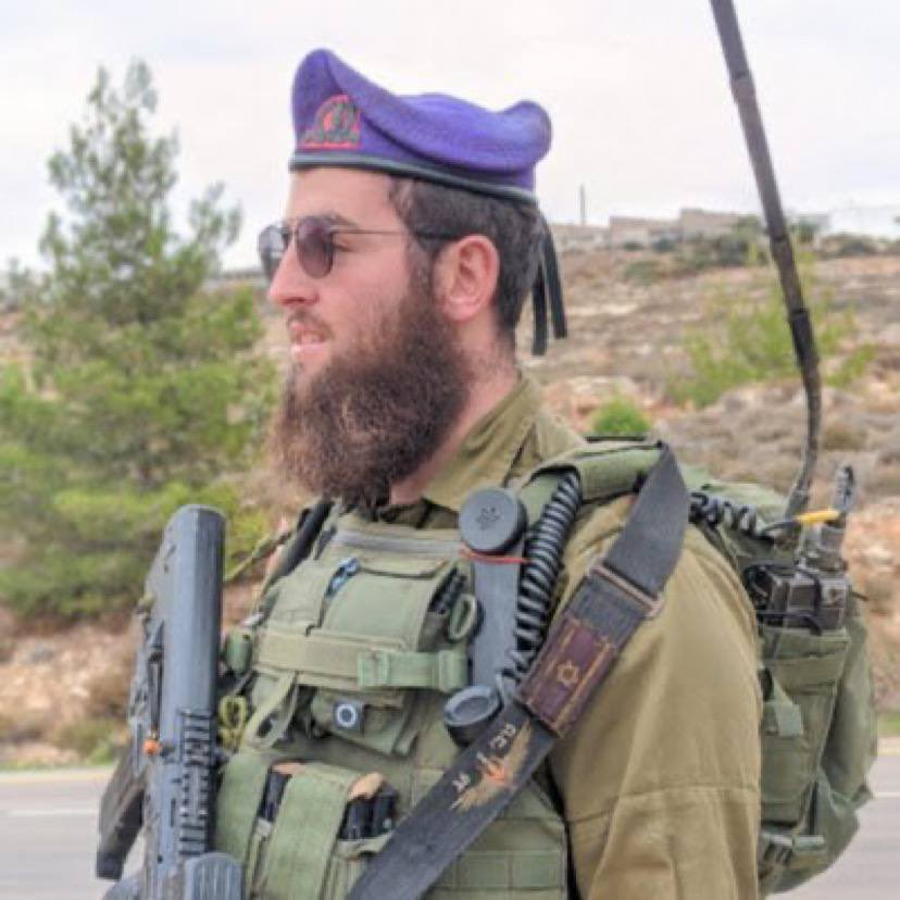 Memiltary's tweet photo. 🚨 الاعلام العبري يعلن العثور على جثمان الحاخام الإسرائيلي 🇮🇱 تسفي كوغان مبعوث حركة حاباد اليهودية في دولة الإمارات 🇦🇪

يذكر أن القتيل كان يخدم كمجند بصفوف جيش الإحتلال في لواء جفعاتي

#تل_أبيب #إسرائيل #نتنياهو #ليفربول #صلاح #احمد_دياب #رفعت #الاتحاد_الفتح #نومبر24_یوم_انقلاب