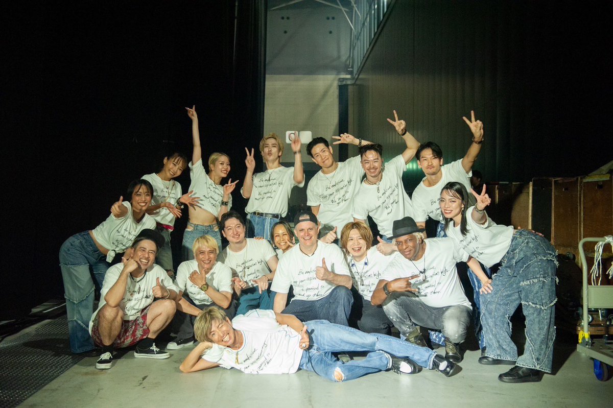 ideyasuaki's tweet photo. 『TAKUYA KIMURA Live Tour 2024 
SEE YOU THERE』名古屋2days
バースデーサプライズでお祝いも出来たし、
打ち上げの焼肉は本当に最高でした！
木村さんにお肉焼いてもらいました！笑
ホントに盛りだくさんな2日間でした！
ライブも最高に盛り上がりました！

#木村拓哉
#SEEYOUTHERE https://t.co/wHqH49SZO9