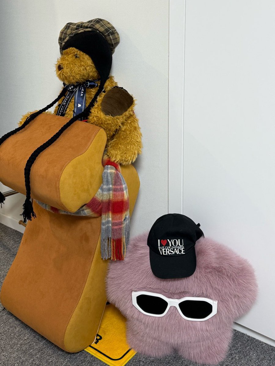 🥟- 🌱 
[231124] 8:26 PM KST

*picture

I put a hat on YuMyeong