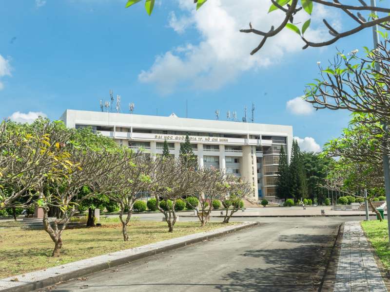 Tối nay tầm 7g có cặp nào kín puplic ở ĐHQG k? Mình đi ngang thấy hơi giống giống. Anh em chia sẻ nhau