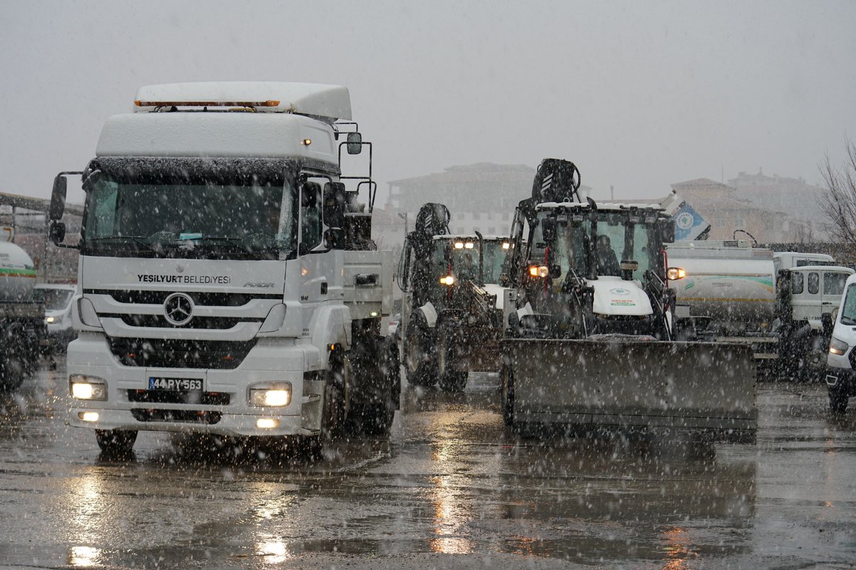 yesilyurtbeltr's tweet photo. ⚠️❄️ Yılın ilk kar yağışının başlaması ile birlikte ekiplerimiz an itibariyle sahada! https://t.co/erB60Yv8Dd