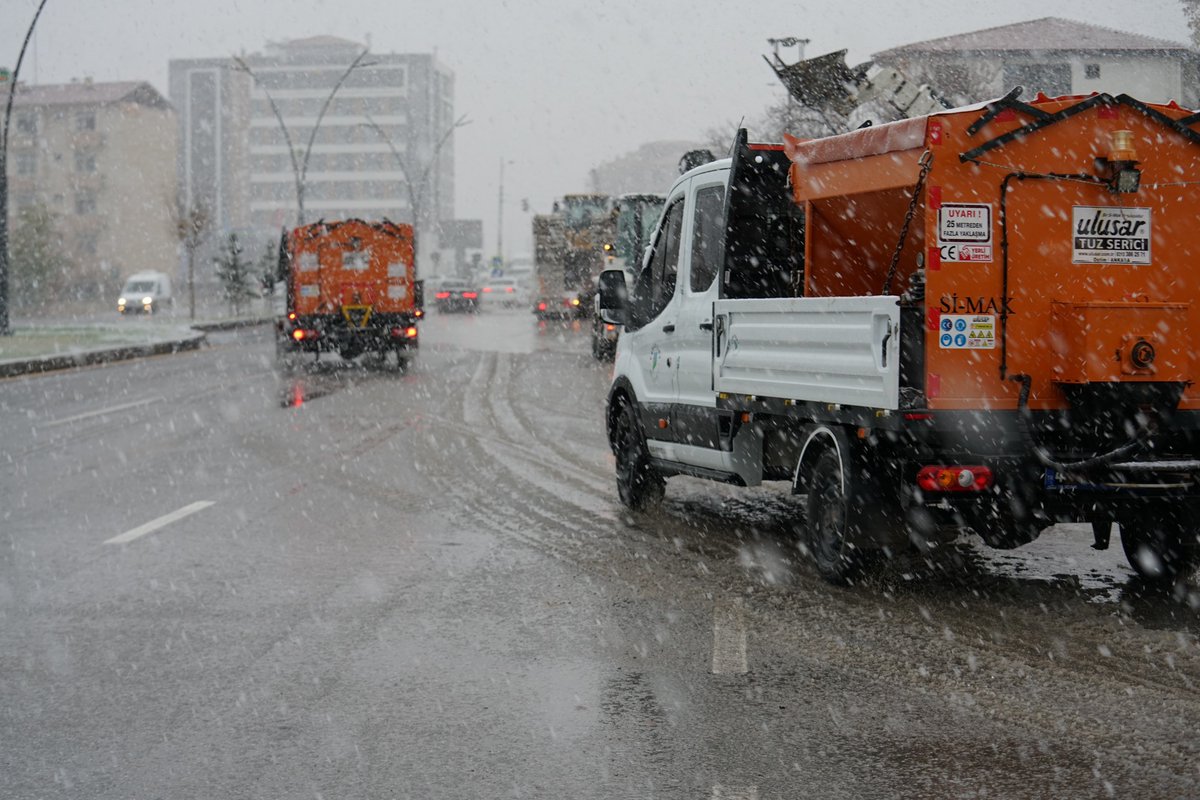 yesilyurtbeltr's tweet photo. ⚠️❄️ Yılın ilk kar yağışının başlaması ile birlikte ekiplerimiz an itibariyle sahada! https://t.co/erB60Yv8Dd