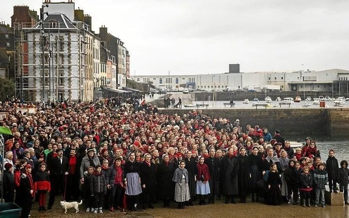 BireHelene's tweet photo. Hommage à la Grève des Sardinières 100 après 🤩 https://t.co/1VjHRgqFcP