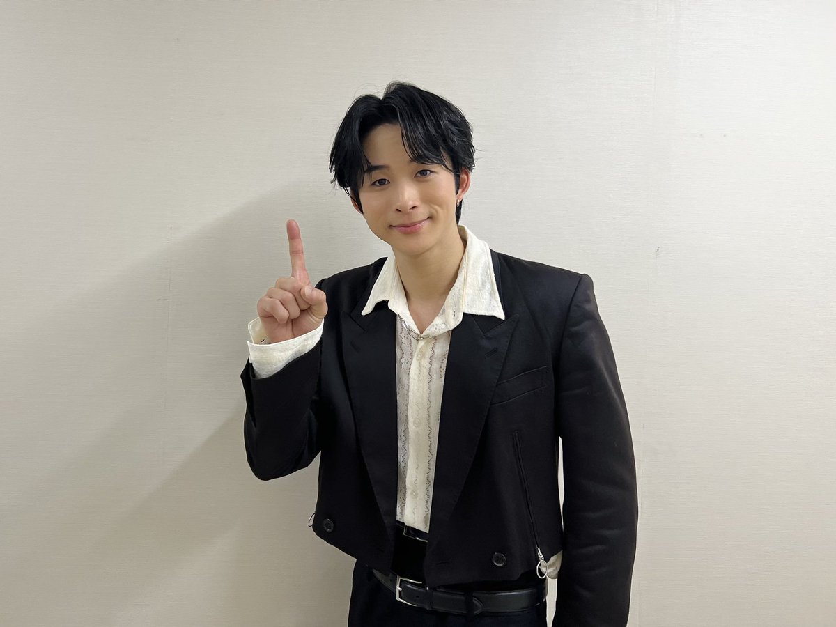 fantastics_fext's tweet photo. Livejack 2024 SMASH BEAT SP 

𝙉𝘼𝙏𝙎𝙐𝙆𝙄

📝 https://t.co/roIiYkauVJ

📱https://t.co/wrvp1EnvMy

🎧 https://t.co/jXXmCkA33x

#澤本夏輝 #NATSUKI 
#Livejack @livejack_ktv 
#FANTASTICS https://t.co/Ghl6jGxh8m
