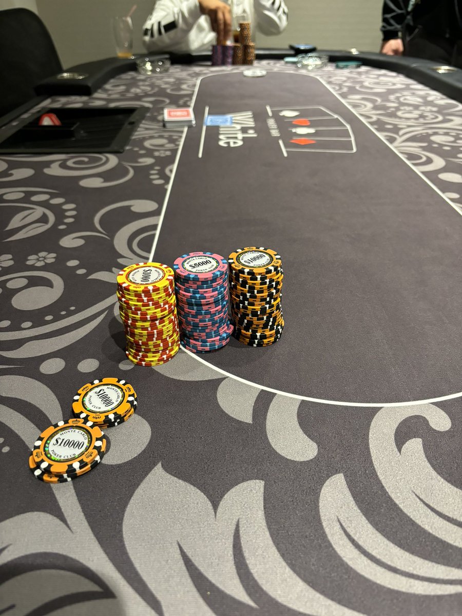 ヘッズまで残れました🔥🔥🔥

#npt #奈良ポーカー