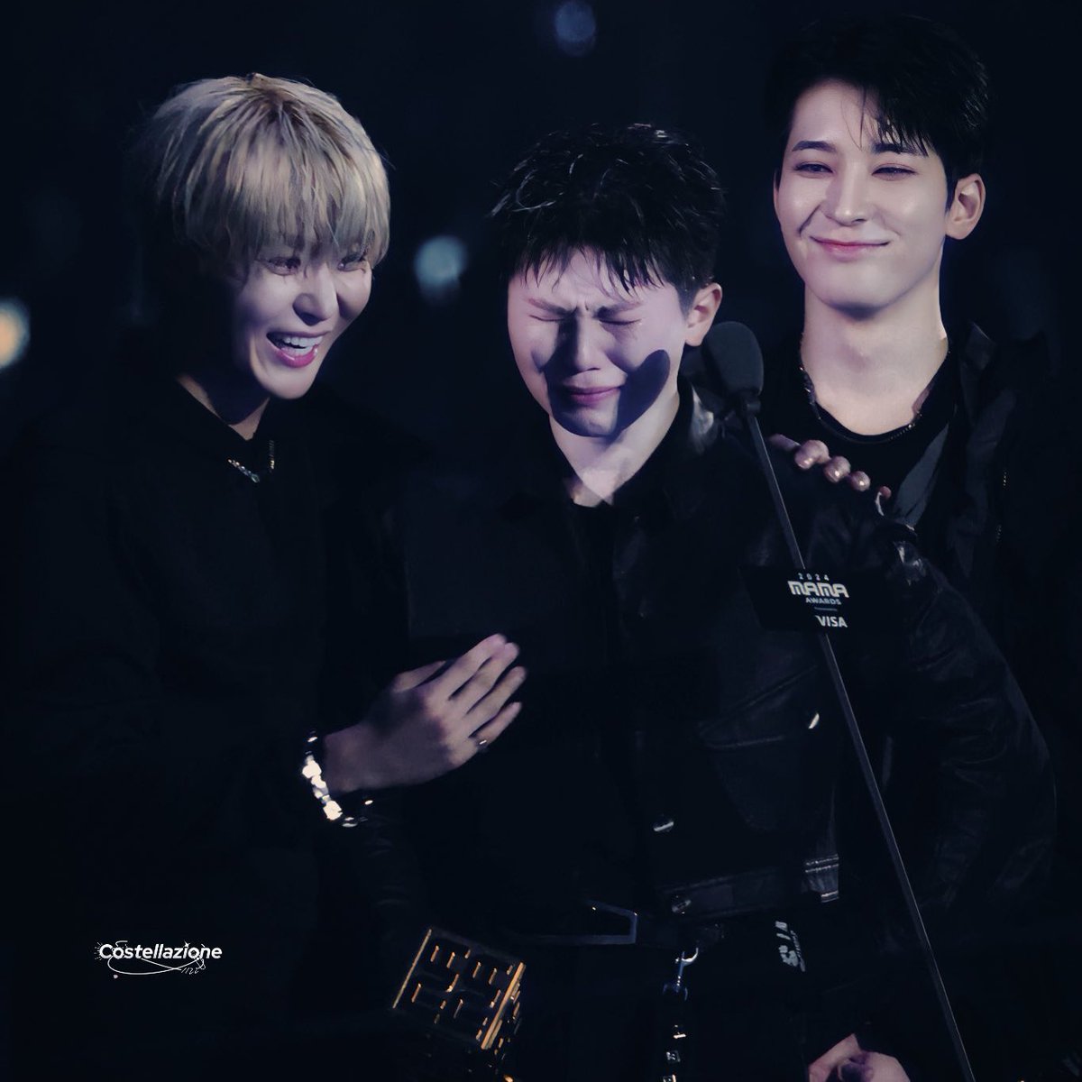 wonuoiawoo's tweet photo. wonwoo smiling ever so fondly at crying woozi 😭 i cant do this anymore https://t.co/PaWD2VTgzm