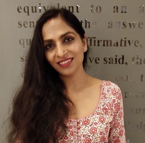 papercroissant's tweet image. And I am equally proud to be asked by Ed Shinie to say a few words as a reader of Anukrti’s story at Bangalore Litfest 13 Dec ‘The stairs smelt of lemony pet shampoo… her shell-like crust loosened in the silent harmony of the unprovoked office… its pristine quietude hers alone’