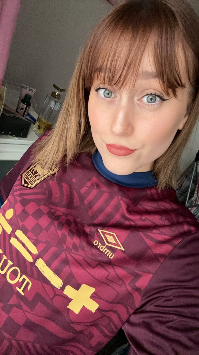Chloee_Miaa's tweet photo. When I was a younger I dreamt of town playing Man U at Portman Road but lost hope of when that would happen but todays the day 🥹 I’m so excited #itfc #coyb 💙 https://t.co/BRcqXUWl9J