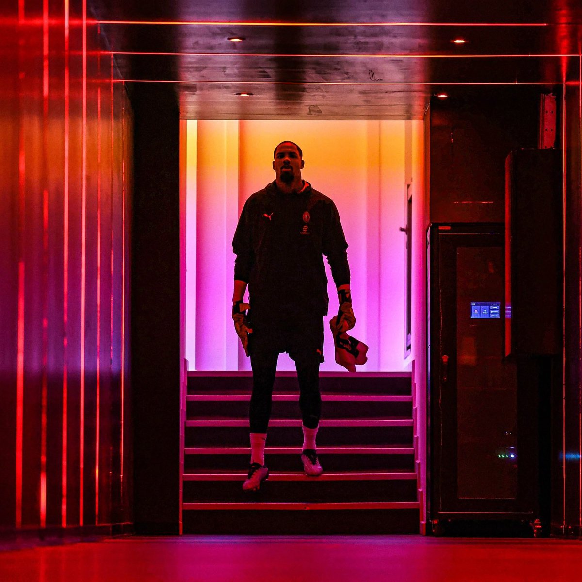 Magic Mike Maignan tweet media