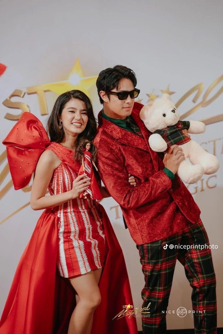 The night is still young and the party is just about to start as Donny and Belle lands on the snowy red carpet!

BELLElieve IN DONNYsmagic

#DonBelle
#DonnyPangilinan 
#BelleMariano