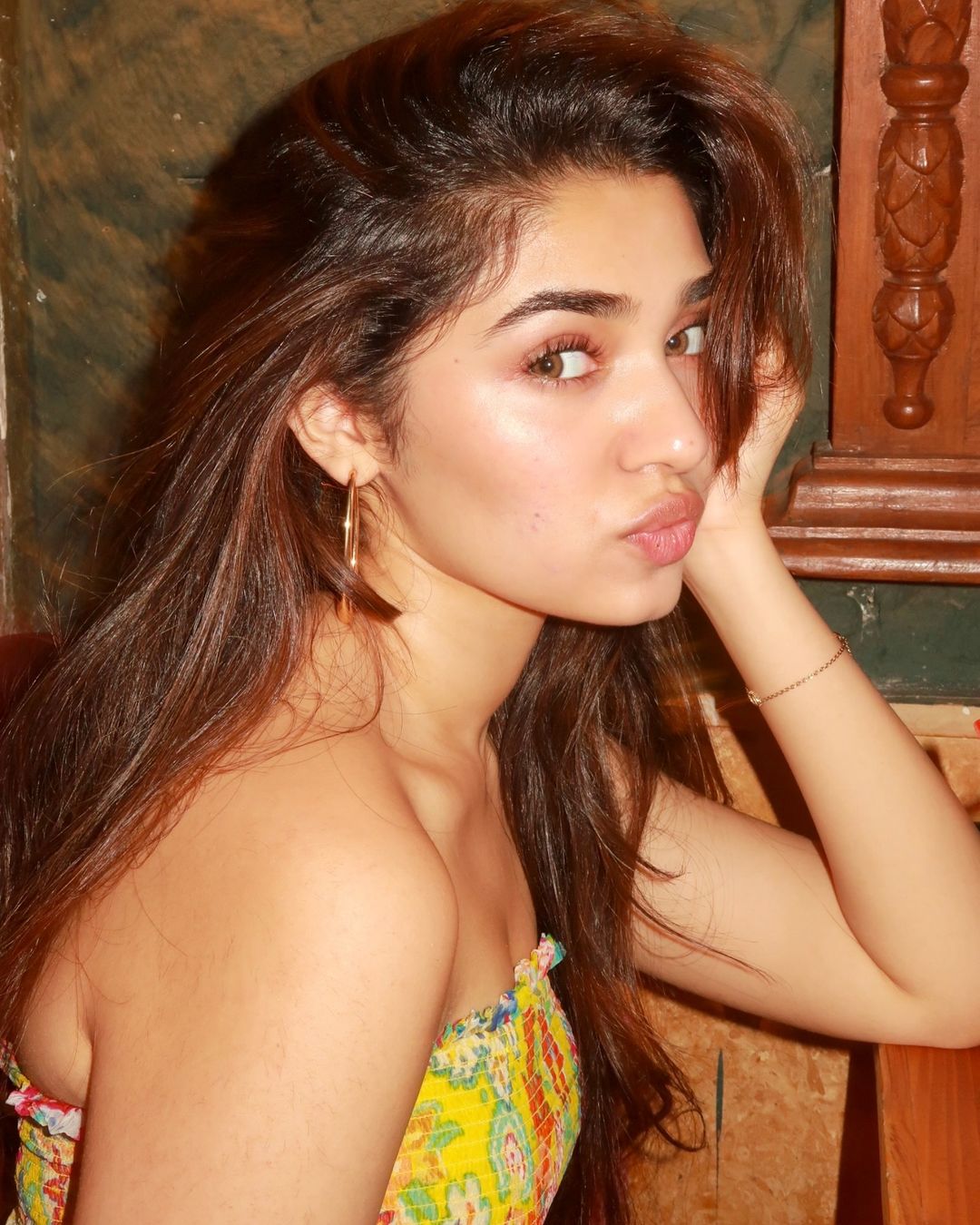 GdJtlhyXoAABJlh?format=jpg&name=large