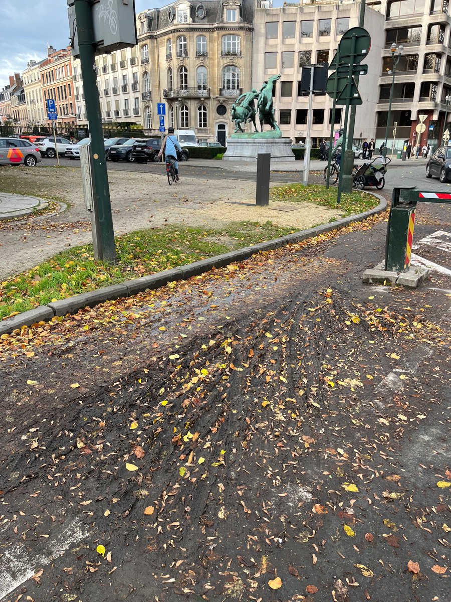 Nicolas_47611's tweet photo. L’entrée du bois de la cambre pour les cyclistes. 🙃 FMS 797769

@dimitristrobbe 🙏🏻 https://t.co/7U55Kv6wud
