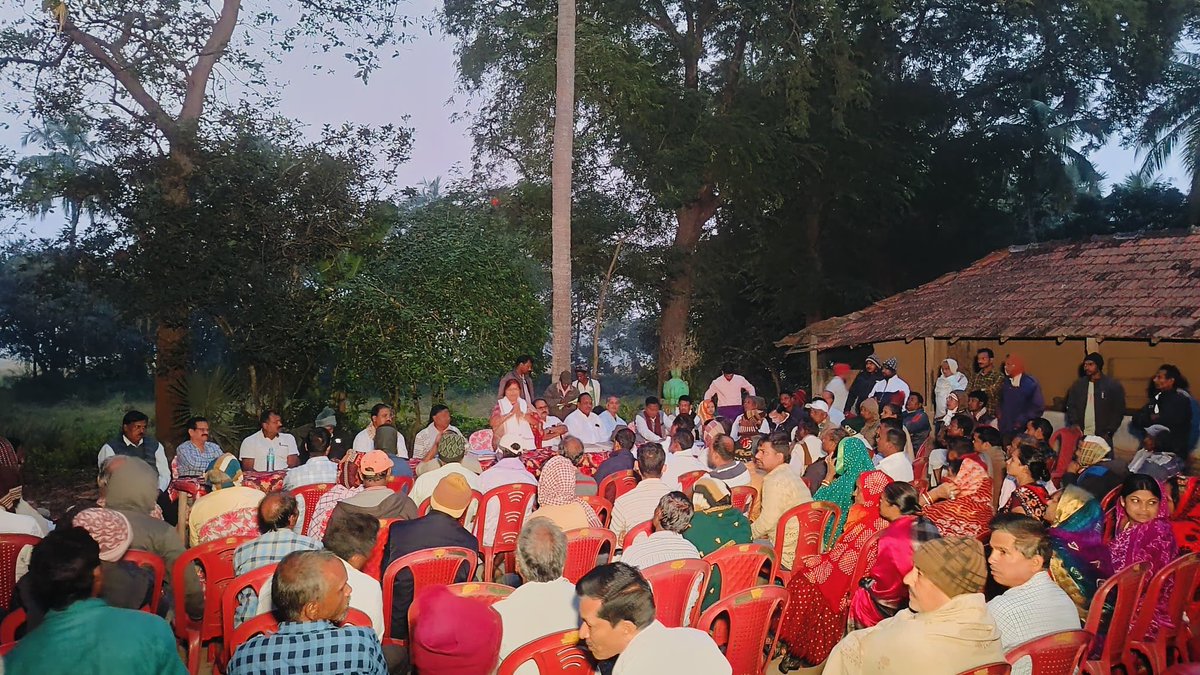 SubasiniJenaInd's tweet photo. ବାଲିଆପାଳ ବ୍ଲକ ଶ୍ରୀରାମପୁର ପଞ୍ଚାୟତ ନେପୁରା ଗ୍ରାମରେ ବସ୍ତା ନିର୍ବାଚନ ମଣ୍ଡଳୀ ଅନ୍ତର୍ଗତ ୨୧ନଂ ଜୋନର ଦଳର ନେତୃବୃନ୍ଦଙ୍କ ସହ ସଭ୍ୟ ସଂଗ୍ରହ ଅଭିଯାନ ସମ୍ପର୍କରେ ଆଲୋଚନା କରିବା ଅବସରରେ ।
#JoinBJD
#BijuJanataDal
#OdishaBJD #BJD
#Basta #baliapal https://t.co/7qcRJ8N07a