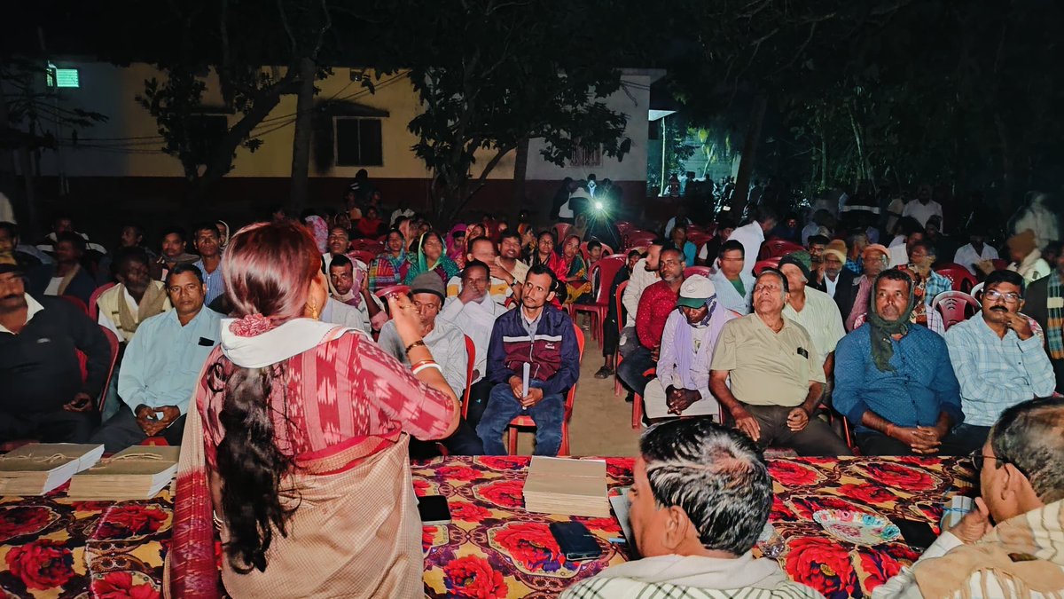 SubasiniJenaInd's tweet photo. ବାଲିଆପାଳ ବ୍ଲକ ଶ୍ରୀରାମପୁର ପଞ୍ଚାୟତ ନେପୁରା ଗ୍ରାମରେ ବସ୍ତା ନିର୍ବାଚନ ମଣ୍ଡଳୀ ଅନ୍ତର୍ଗତ ୨୧ନଂ ଜୋନର ଦଳର ନେତୃବୃନ୍ଦଙ୍କ ସହ ସଭ୍ୟ ସଂଗ୍ରହ ଅଭିଯାନ ସମ୍ପର୍କରେ ଆଲୋଚନା କରିବା ଅବସରରେ ।
#JoinBJD
#BijuJanataDal
#OdishaBJD #BJD
#Basta #baliapal https://t.co/7qcRJ8N07a