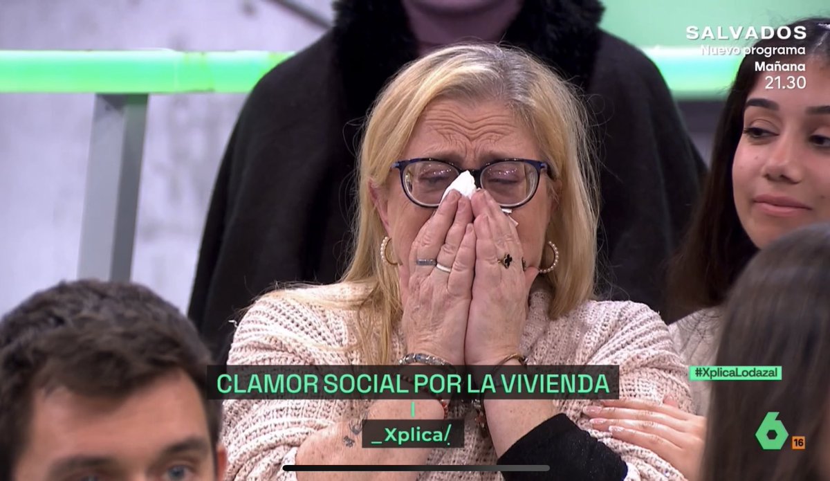 Javier_Medina's tweet image. Acabo de hablar con Ana y le he dado también la opción de un piso completo en Xirivella que se me queda libre en diciembre. En cuanto salgan los inquilinos actuales, entra ella GRATIS.

El pueblo salva al pueblo.